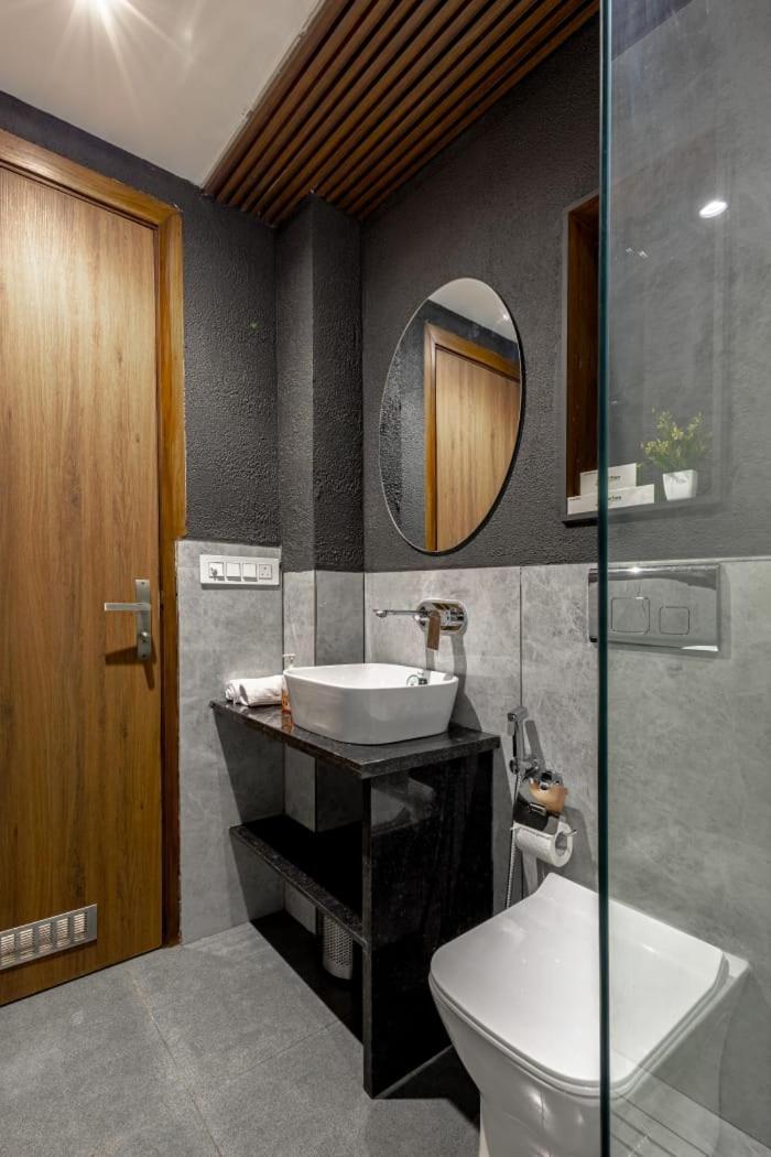 Hotel Imperial Stayz Sector 51 Gurgaon Exterior photo
