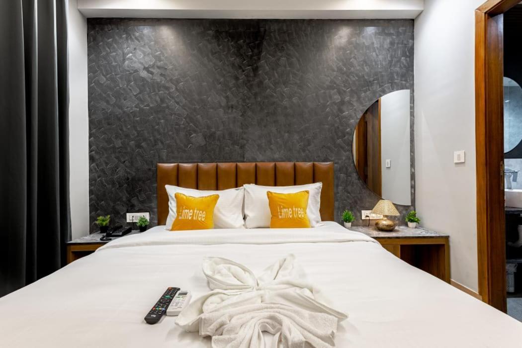Hotel Imperial Stayz Sector 51 Gurgaon Exterior photo